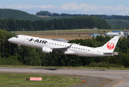 YouKeyさんが、女満別空港で撮影したジェイエア ERJ-190-100(ERJ-190STD)の航空フォト（飛行機 写真・画像）