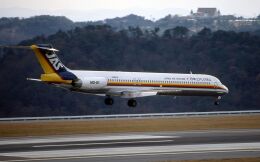LEVEL789さんが、岡山空港で撮影した日本エアシステム MD-81 (DC-9-81)の航空フォト（飛行機 写真・画像）