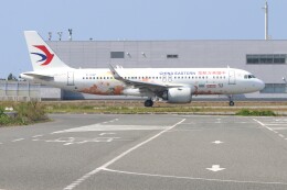 青春の１ページさんが、関西国際空港で撮影した中国東方航空 A320-251Nの航空フォト（飛行機 写真・画像）