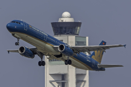 てくろくさんが、福岡空港で撮影したベトナム航空 A321-231の航空フォト（飛行機 写真・画像）