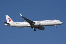 Ron.Sさんが、上海浦東国際空港で撮影した中国東方航空 A321-251NXの航空フォト（飛行機 写真・画像）