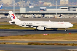 kaeru6006さんが、羽田空港で撮影した中国東方航空 A330-343Xの航空フォト（飛行機 写真・画像）