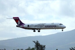 不揃いさんが、ダニエル・K・イノウエ国際空港で撮影したハワイアン航空 717-26Rの航空フォト（飛行機 写真・画像）