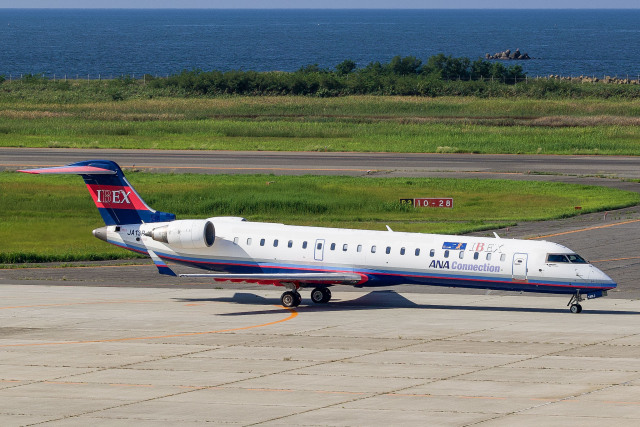 やまモンさんが、新潟空港で撮影したアイベックスエアラインズ CL-600-2C10(CRJ-702ER)の航空フォト（飛行機 写真・画像）