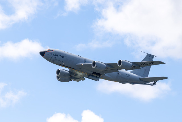 チャッピー・シミズさんが、嘉手納飛行場で撮影したアメリカ空軍 GKC-135A Stratotanker (717-148)の航空フォト（飛行機 写真・画像）