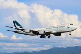 アルベルトさんが、関西国際空港で撮影したキャセイパシフィック航空 747-867F/SCDの航空フォト（飛行機 写真・画像）