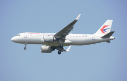 apphgさんが、静岡空港で撮影した中国東方航空 A320-251Nの航空フォト（飛行機 写真・画像）