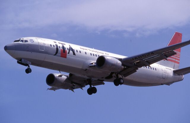 LEVEL789さんが、那覇空港で撮影した日本トランスオーシャン航空 737-4Q3の航空フォト（飛行機 写真・画像）