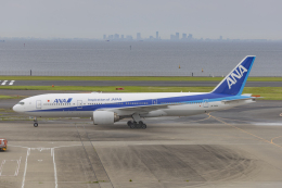 SHARP FUKUDAさんが、羽田空港で撮影した全日空 777-281/ERの航空フォト（飛行機 写真・画像）