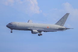 JJ✈さんが、米子空港で撮影した航空自衛隊 KC-46A (767-2C)の航空フォト（飛行機 写真・画像）