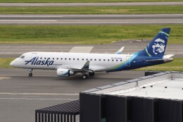 やまっちさんが、ポートランド国際空港で撮影したホライゾン航空 ERJ-170-200 LR (ERJ-175LR)の航空フォト（飛行機 写真・画像）
