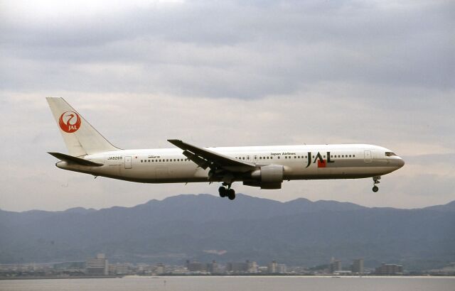 関西国際空港 - Kansai International Airport [KIX/RJBB]で撮影された関西国際空港 - Kansai International Airport [KIX/RJBB]の航空機写真