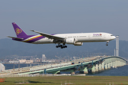 Koenig117さんが、関西国際空港で撮影したタイ国際航空 777-3D7/ERの航空フォト（飛行機 写真・画像）