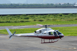 Gambardierさんが、岡南飛行場で撮影した朝日航洋 AS355N Ecureuil 2の航空フォト（飛行機 写真・画像）