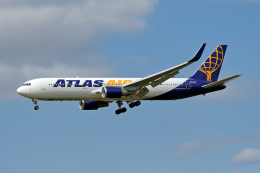 kopさんが、福岡空港で撮影したアトラス航空 767-324/ERの航空フォト（飛行機 写真・画像）