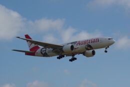ひろかずさんが、成田国際空港で撮影したオーストリア航空 777-2Q8/ERの航空フォト（飛行機 写真・画像）