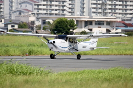 徳兵衛さんが、八尾空港で撮影した朝日航空 172S Skyhawk SPの航空フォト（飛行機 写真・画像）