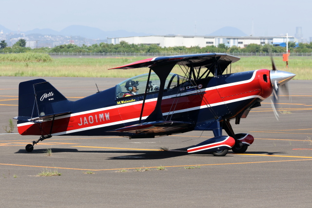 やまけんさんが、仙台空港で撮影した日本個人所有 S-2C Specialの航空フォト（飛行機 写真・画像）