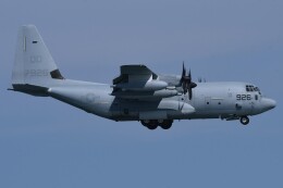 デルタおA330さんが、岩国空港で撮影したアメリカ海兵隊 KC-130J Herculesの航空フォト（飛行機 写真・画像）