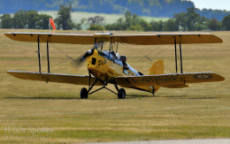 H-60s Spotterさんが、ダックスフォード飛行場で撮影したClassic Wings DH.82A Tiger Mothの航空フォト（飛行機 写真・画像）