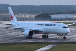 Chitose_Kun17812さんが、新千歳空港で撮影した日本航空 A350-941の航空フォト（飛行機 写真・画像）