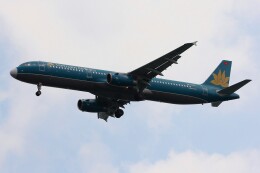 フッ軽の極美さんが、シンガポール・チャンギ国際空港で撮影したベトナム航空 A321-231の航空フォト（飛行機 写真・画像）