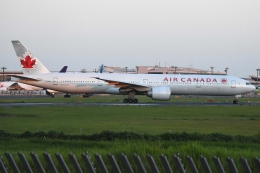 Timothyさんが、成田国際空港で撮影したエア・カナダ 777-333/ERの航空フォト（飛行機 写真・画像）