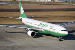 kumagorouさんが、仙台空港で撮影したエバー航空 A330-203の航空フォト（飛行機 写真・画像）
