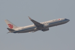 よっしぃさんが、香港国際空港で撮影した中国国際航空 737-89Lの航空フォト（飛行機 写真・画像）