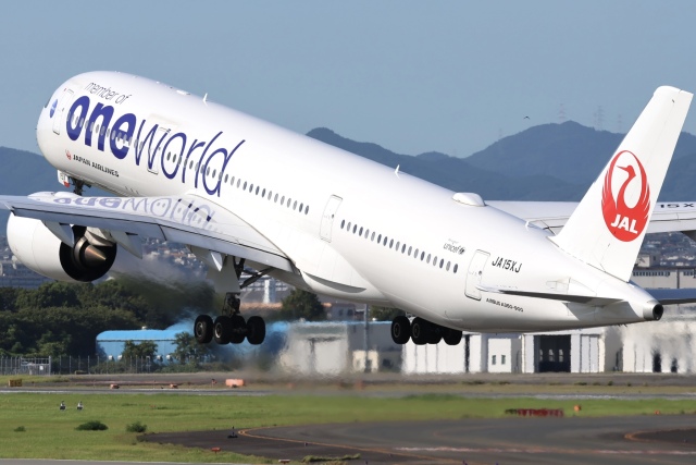 Fly Yokotayaさんが、伊丹空港で撮影した日本航空 A350-941の航空フォト（飛行機 写真・画像）