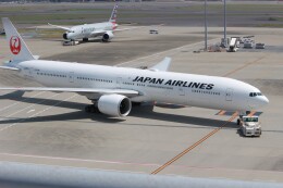 HND Spotter Cさんが、羽田空港で撮影した日本航空 777-346/ERの航空フォト（飛行機 写真・画像）