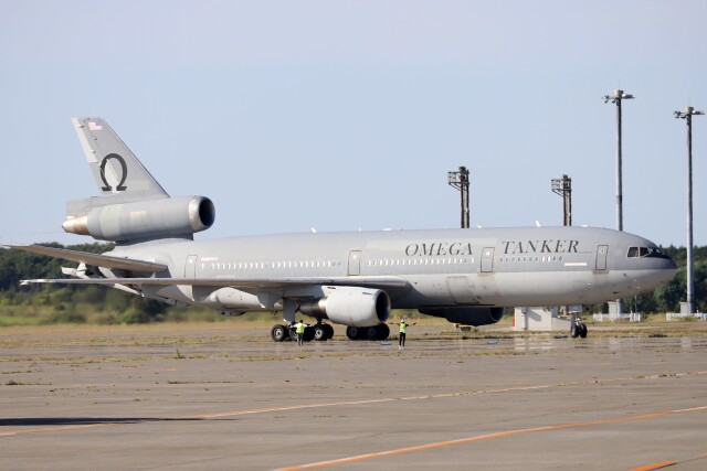 北の熊さんが、新千歳空港で撮影したオメガ・エア DC-10-30CFの航空フォト（飛行機 写真・画像）