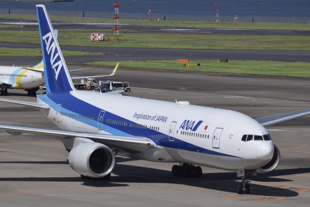箕島さんが、羽田空港で撮影した全日空 777-281/ERの航空フォト（飛行機 写真・画像）