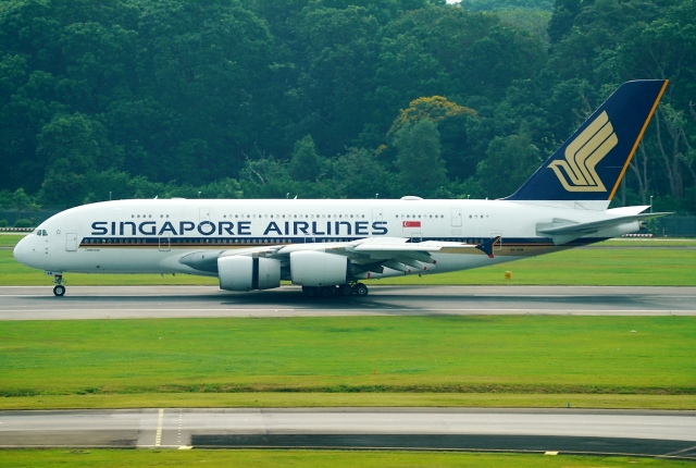 SFJ_capさんが、シンガポール・チャンギ国際空港で撮影したシンガポール航空 A380-841の航空フォト（飛行機 写真・画像）