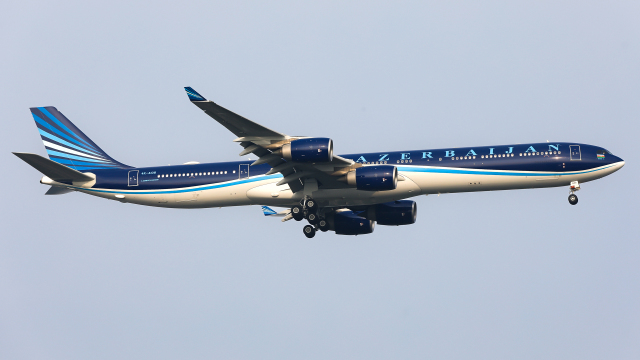 Wangwillさんが、北京首都国際空港で撮影したアゼルバイジャン航空 A340-642の航空フォト（飛行機 写真・画像）