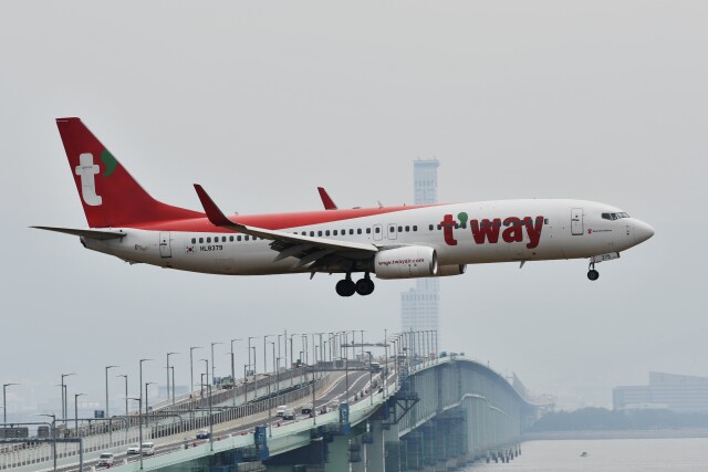 k-spotterさんが、関西国際空港で撮影したティーウェイ航空 737-85Rの航空フォト（飛行機 写真・画像）