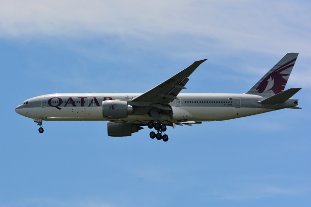 アルビレオさんが、成田国際空港で撮影したカタール航空 777-2DZ/LRの航空フォト（飛行機 写真・画像）