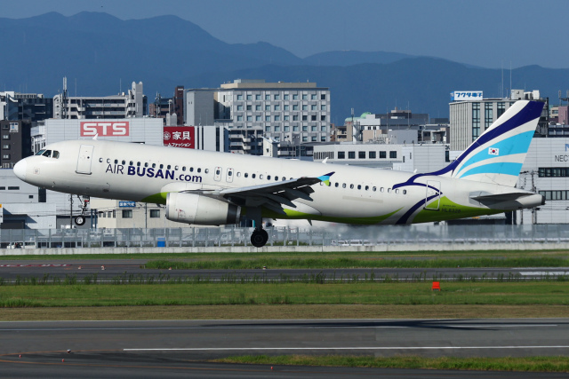 こぐともさんが、福岡空港で撮影したエアプサン A320-232の航空フォト（飛行機 写真・画像）