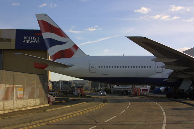 ロンドン・ヒースロー空港 - London Heathrow Airport [LHR/EGLL]で撮影されたロンドン・ヒースロー空港 - London Heathrow Airport [LHR/EGLL]の航空機写真