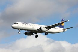 taka777さんが、ロンドン・ヒースロー空港で撮影したルフトハンザドイツ航空 A321-231の航空フォト（飛行機 写真・画像）