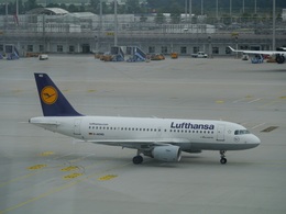 航空フォト：D-AKNG ルフトハンザドイツ航空 A319