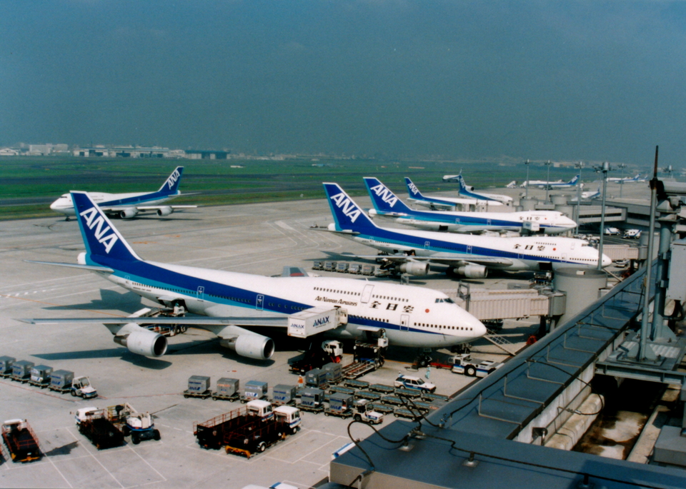 全日空 Boeing 747-400 JA8961 羽田空港 航空フォト | by