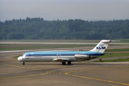 Gambardierさんが、チューリッヒ空港で撮影したKLMオランダ航空 DC-9-32の航空フォト（飛行機 写真・画像）