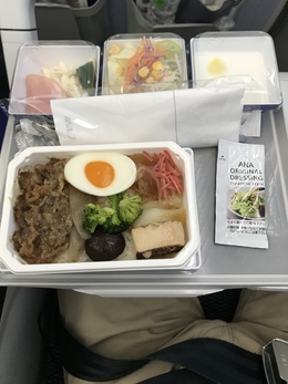 写真の種類:機内食・ドリンク