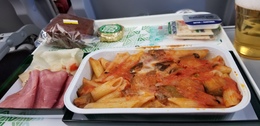 写真の種類:機内食・ドリンク