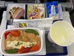写真の種類:機内食・ドリンク