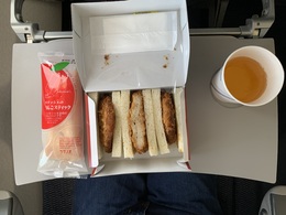 写真の種類:機内食・ドリンク