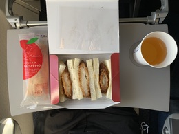 写真の種類:機内食・ドリンク