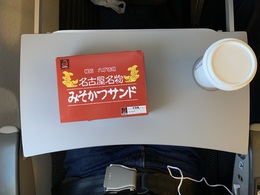 写真の種類:機内食・ドリンク